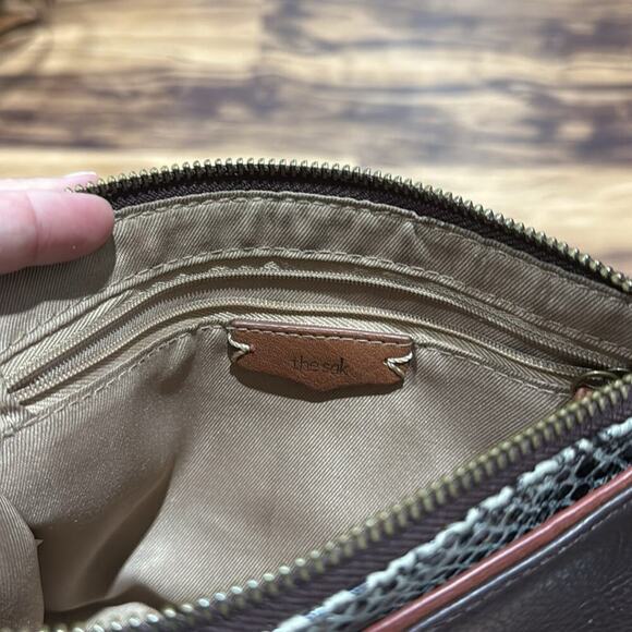 The Sak Brown leather Crossbody Bag with Classic Design - Picture 3 of 4